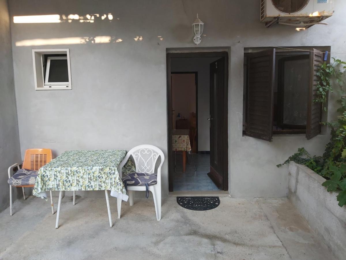 Apartamento Apartman Janja Bol Exterior foto