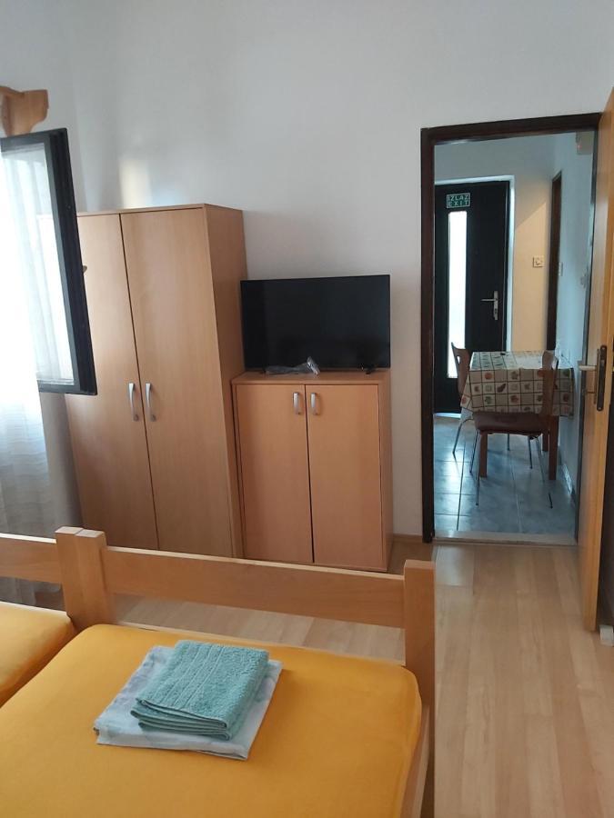 Apartamento Apartman Janja Bol Exterior foto